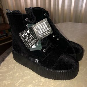 T.U.K velvet platform creepers. NWT 7